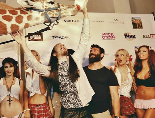 bilzerian-aoki-fiesta