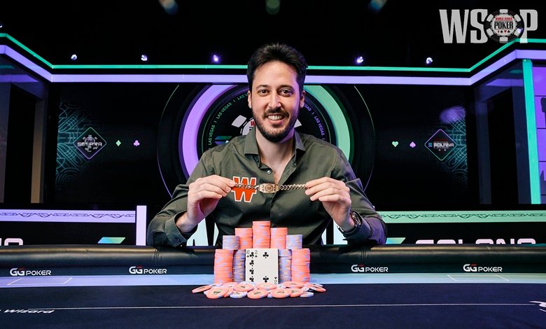 Adrian Mateos