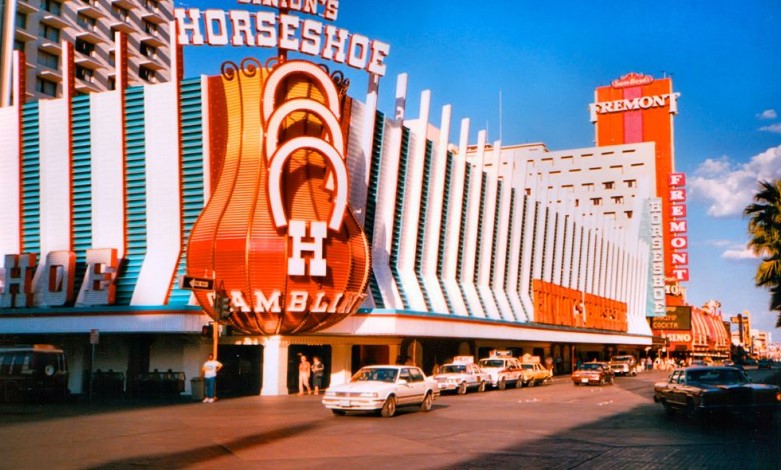 Horseshoe-binions-Neon_Museum_wide_sign