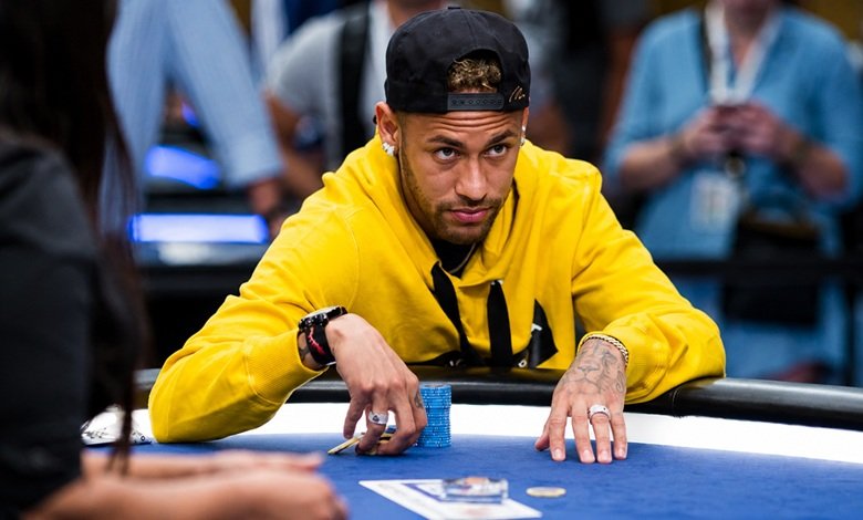 Neymar reemplazó el fútbol por el poker y metió una mesa final